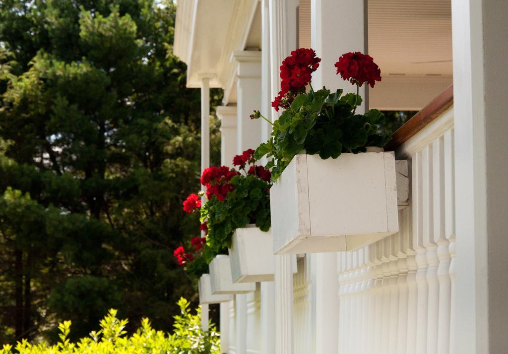 Captain Stannard House Bed And Breakfast Country Inn Westbrook Exterior photo